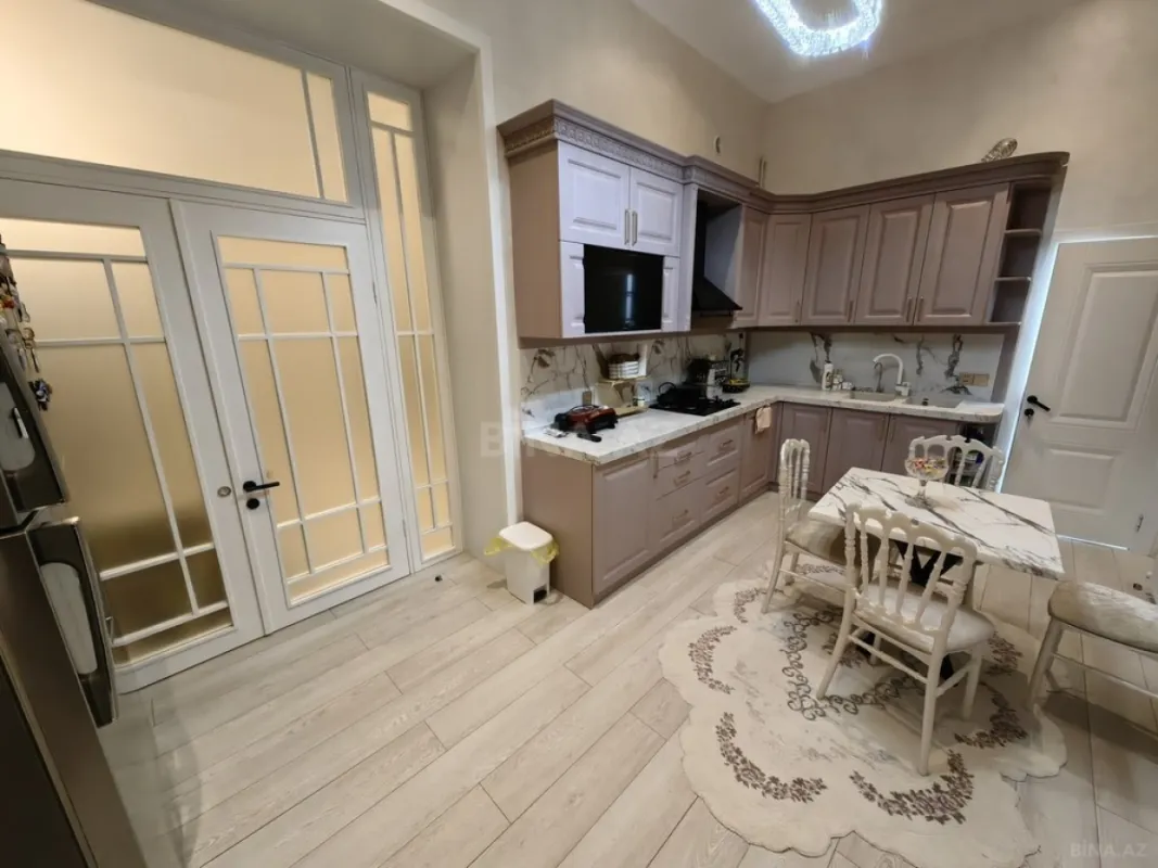 Satılır 3 otaqlı mənzil 125 m²