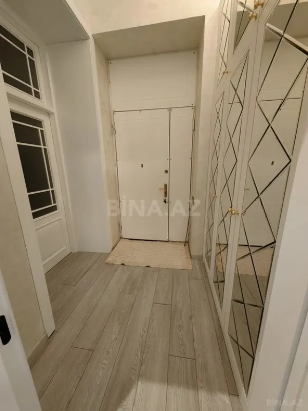 Satılır 3 otaqlı mənzil 125 m²