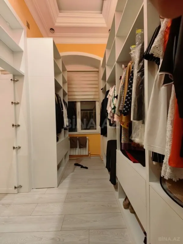 Satılır 3 otaqlı mənzil 125 m²