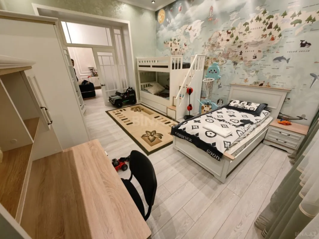 Satılır 3 otaqlı mənzil 125 m²