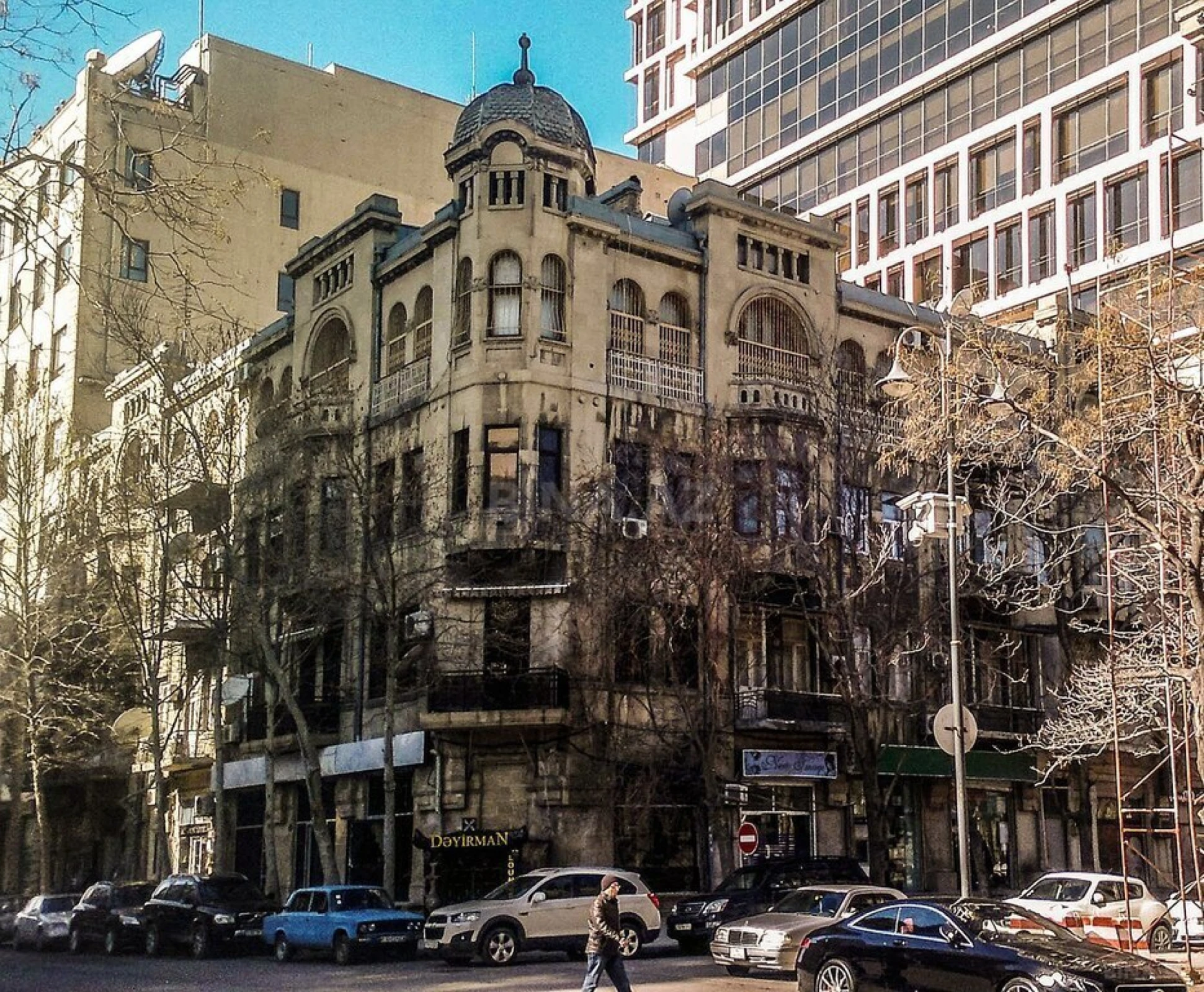 Satılır 3 otaqlı mənzil 125 m²