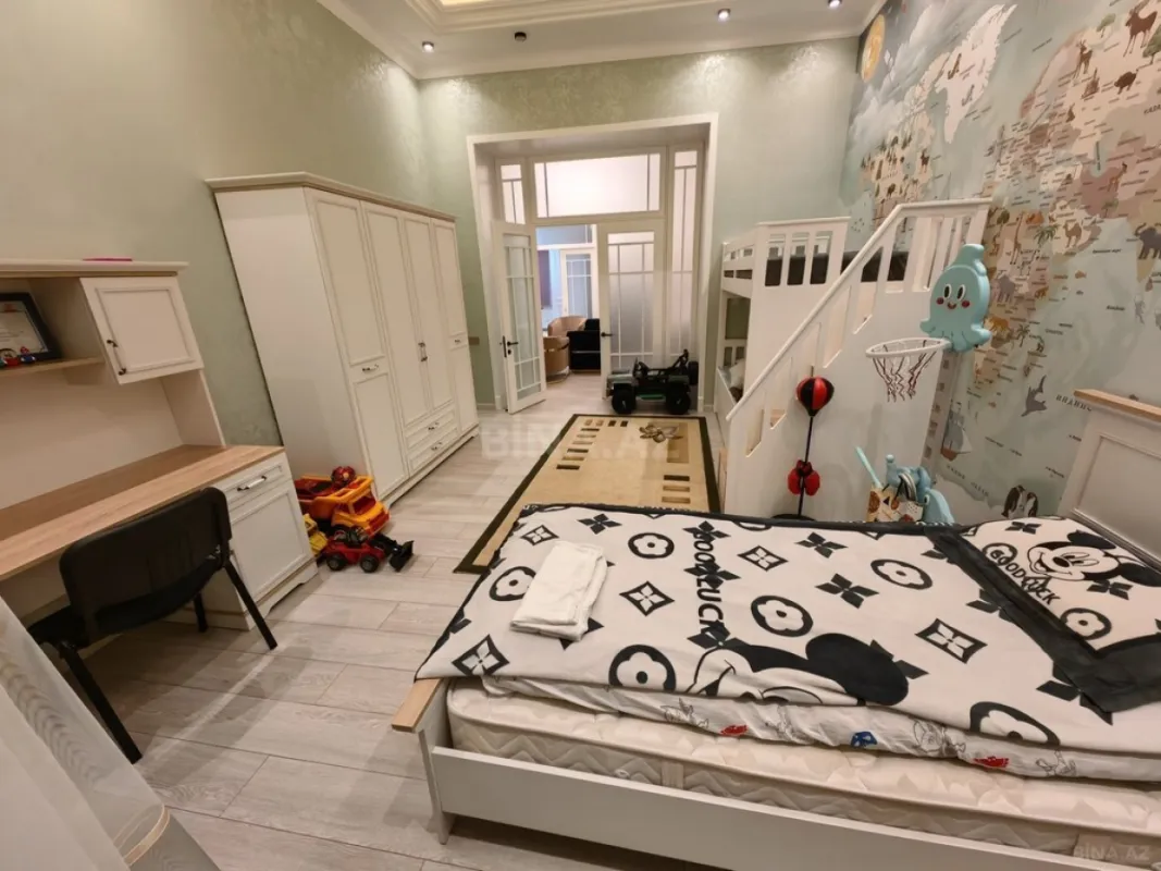 Satılır 3 otaqlı mənzil 125 m²