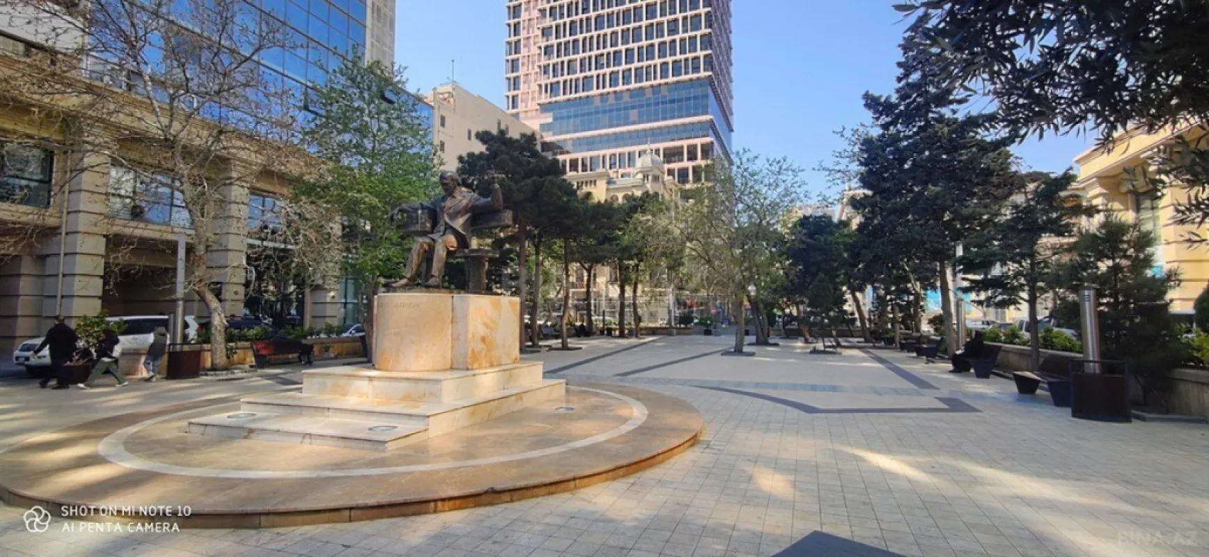 Satılır 3 otaqlı mənzil 125 m²