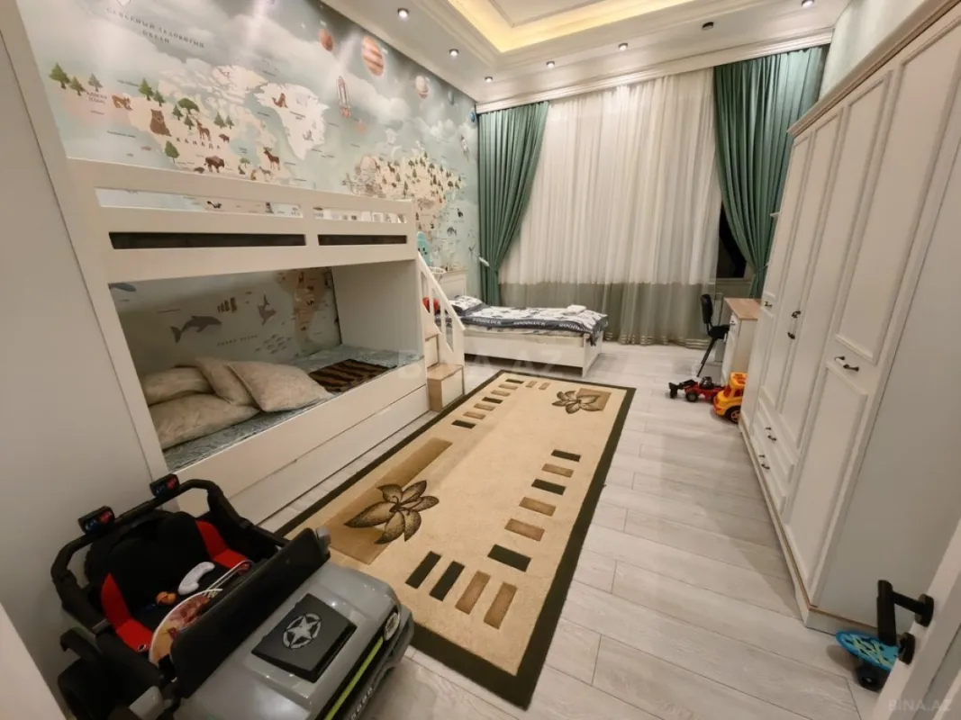 Satılır 3 otaqlı mənzil 125 m²