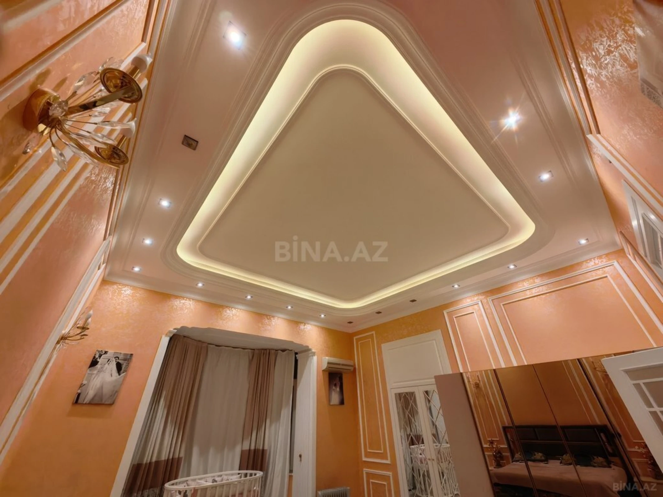 Satılır 3 otaqlı mənzil 125 m²