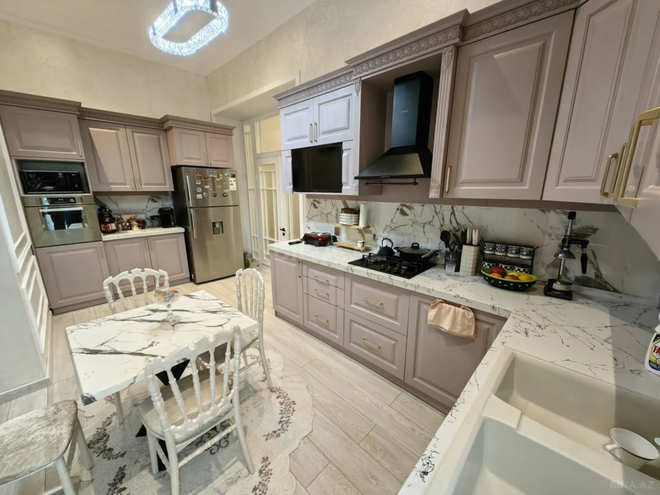 Satılır 3 otaqlı mənzil 125 m²