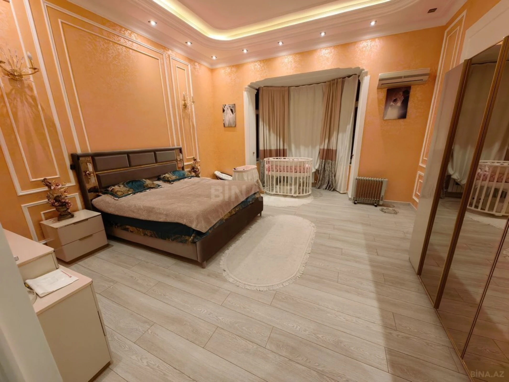 Satılır 3 otaqlı mənzil 125 m²