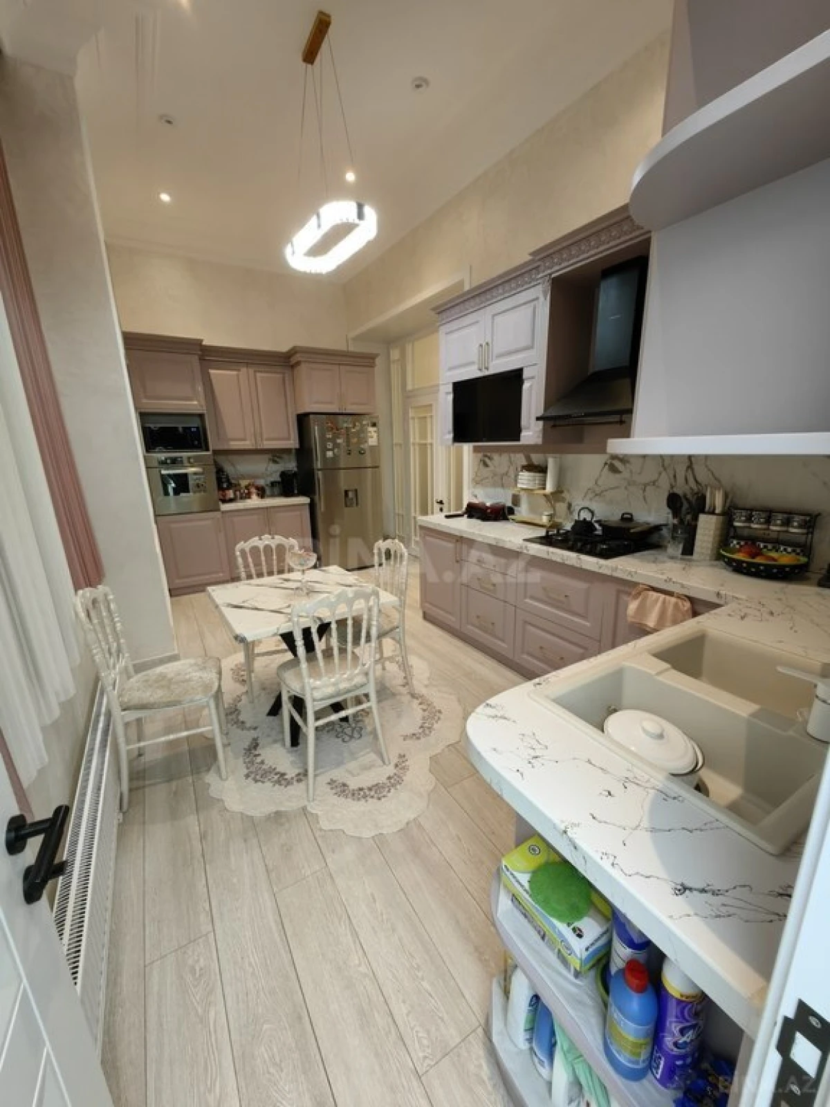 Satılır 3 otaqlı mənzil 125 m²