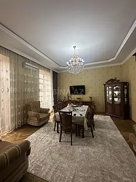 Satılır 5 otaqlı mənzil 216 m²