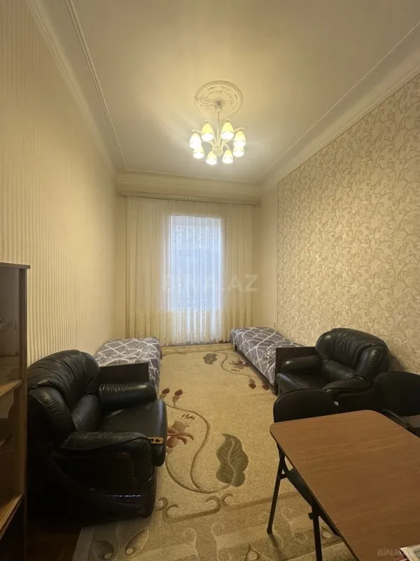 Satılır 5 otaqlı mənzil 216 m²