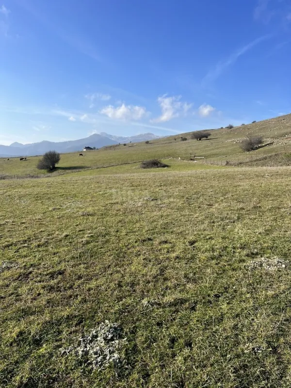 Satılır torpaq sahəsi 200 m²