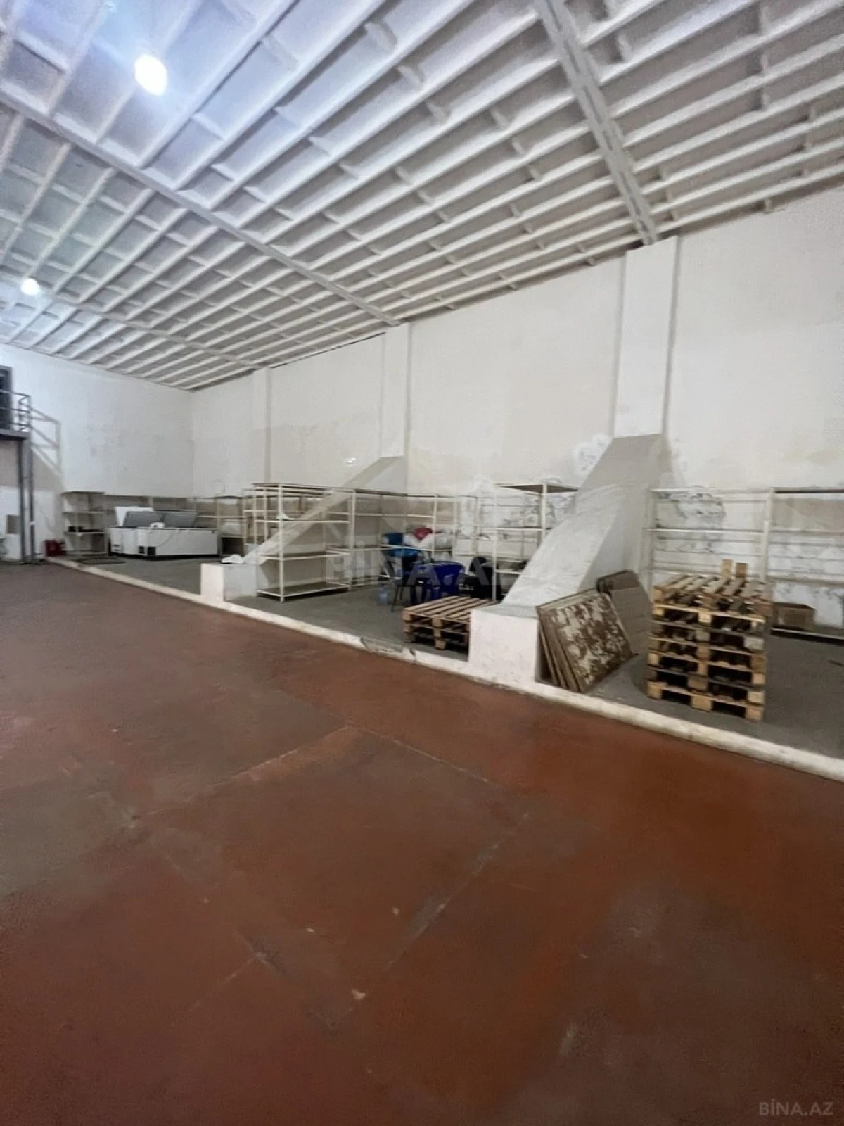 Satılır obyekt 600 m²