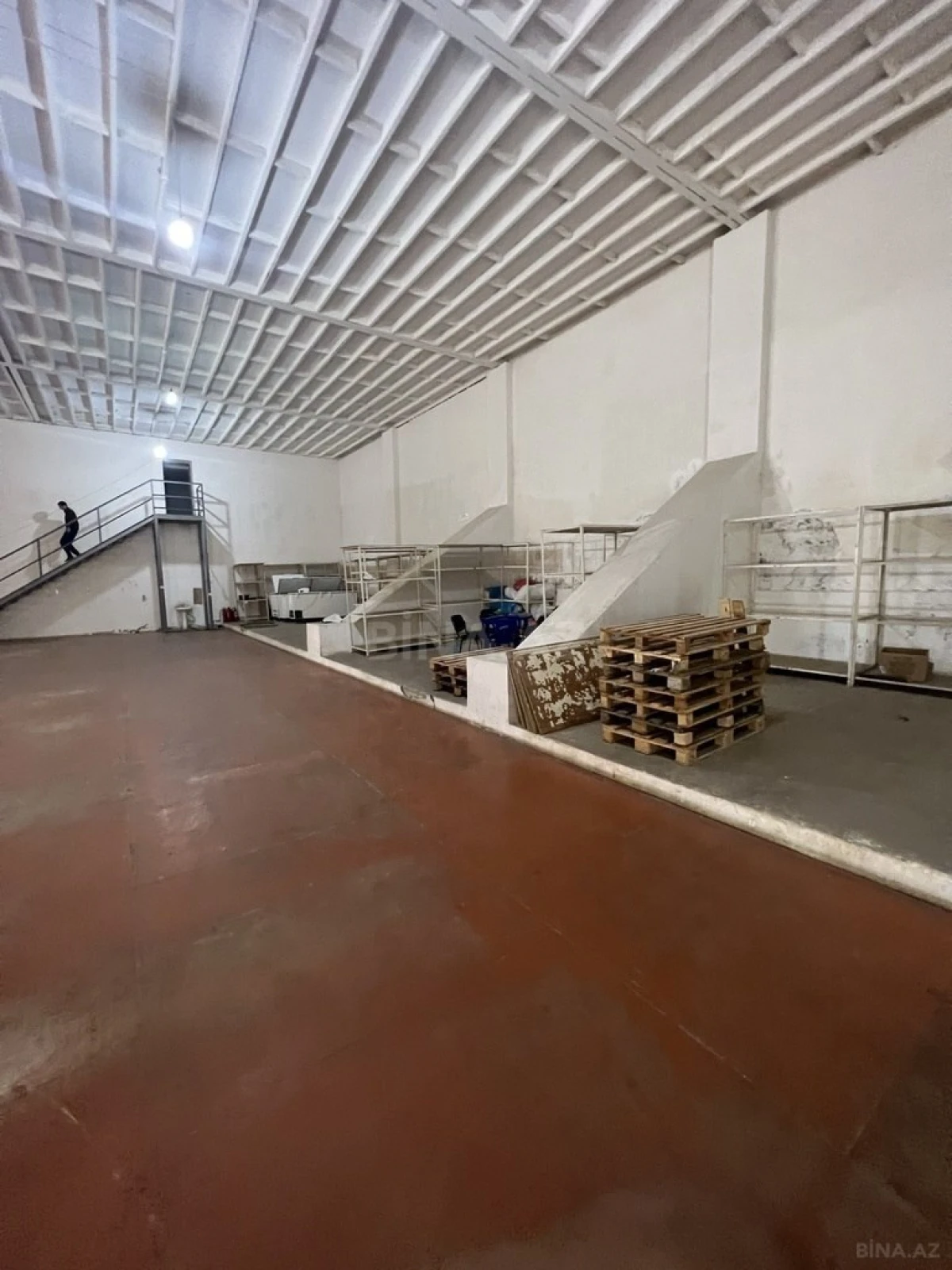 Satılır obyekt 600 m²