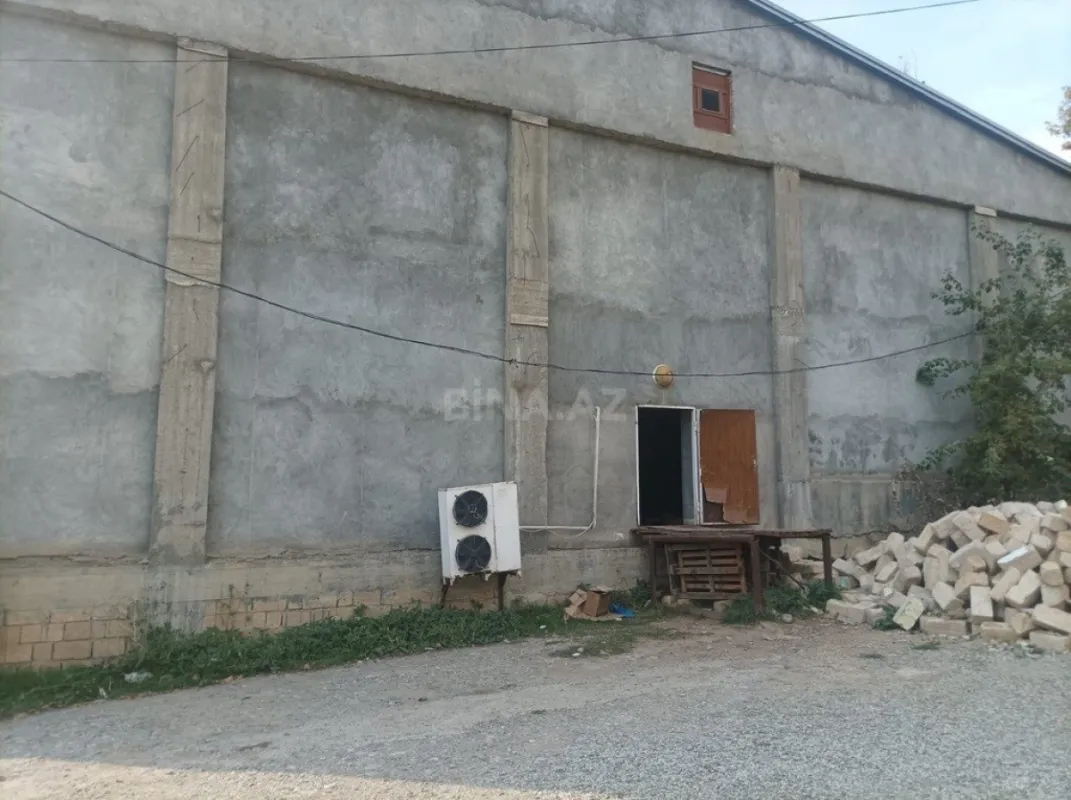 Satılır obyekt 600 m²