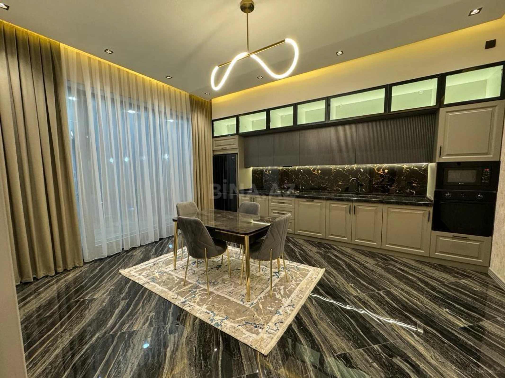 Satılır 4 otaqlı həyət evi 180 m²