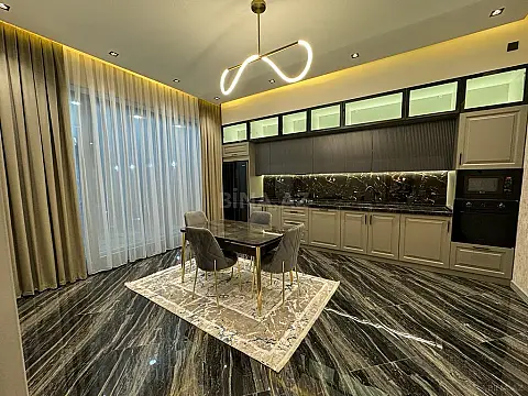 Satılır 4 otaqlı həyət evi 180 m²