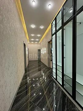 Satılır 4 otaqlı həyət evi 180 m²