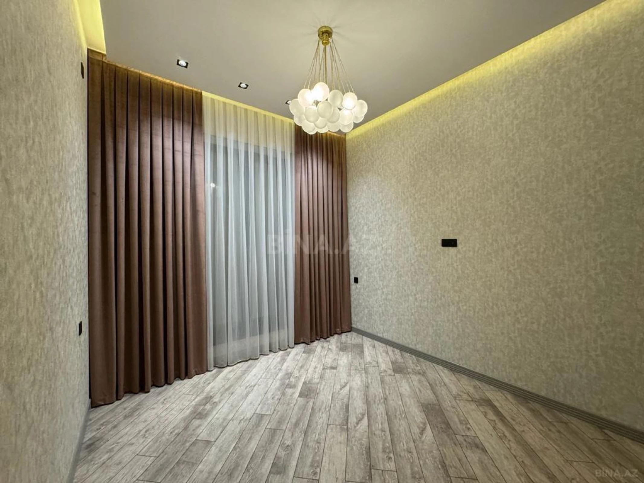 Satılır 4 otaqlı həyət evi 180 m²