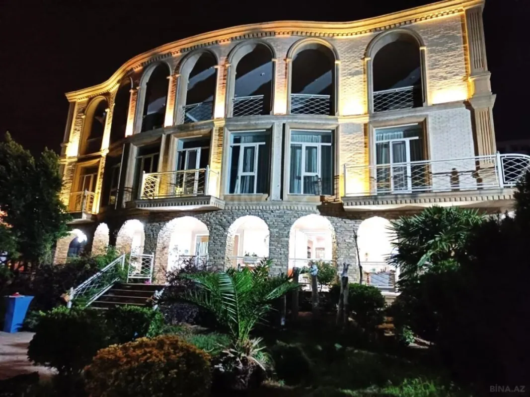 Satılır 6 otaqlı həyət evi 600 m²
