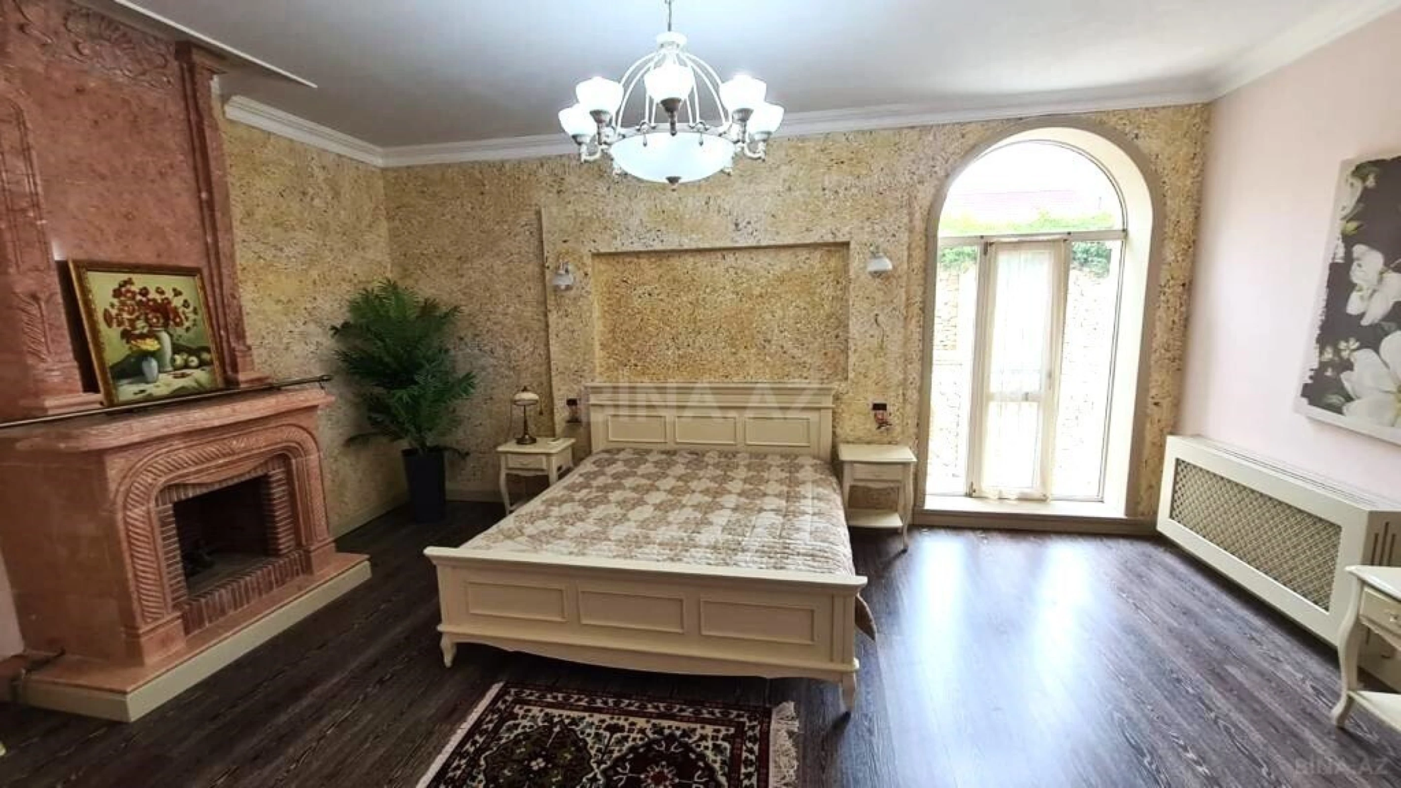 Satılır 6 otaqlı həyət evi 600 m²