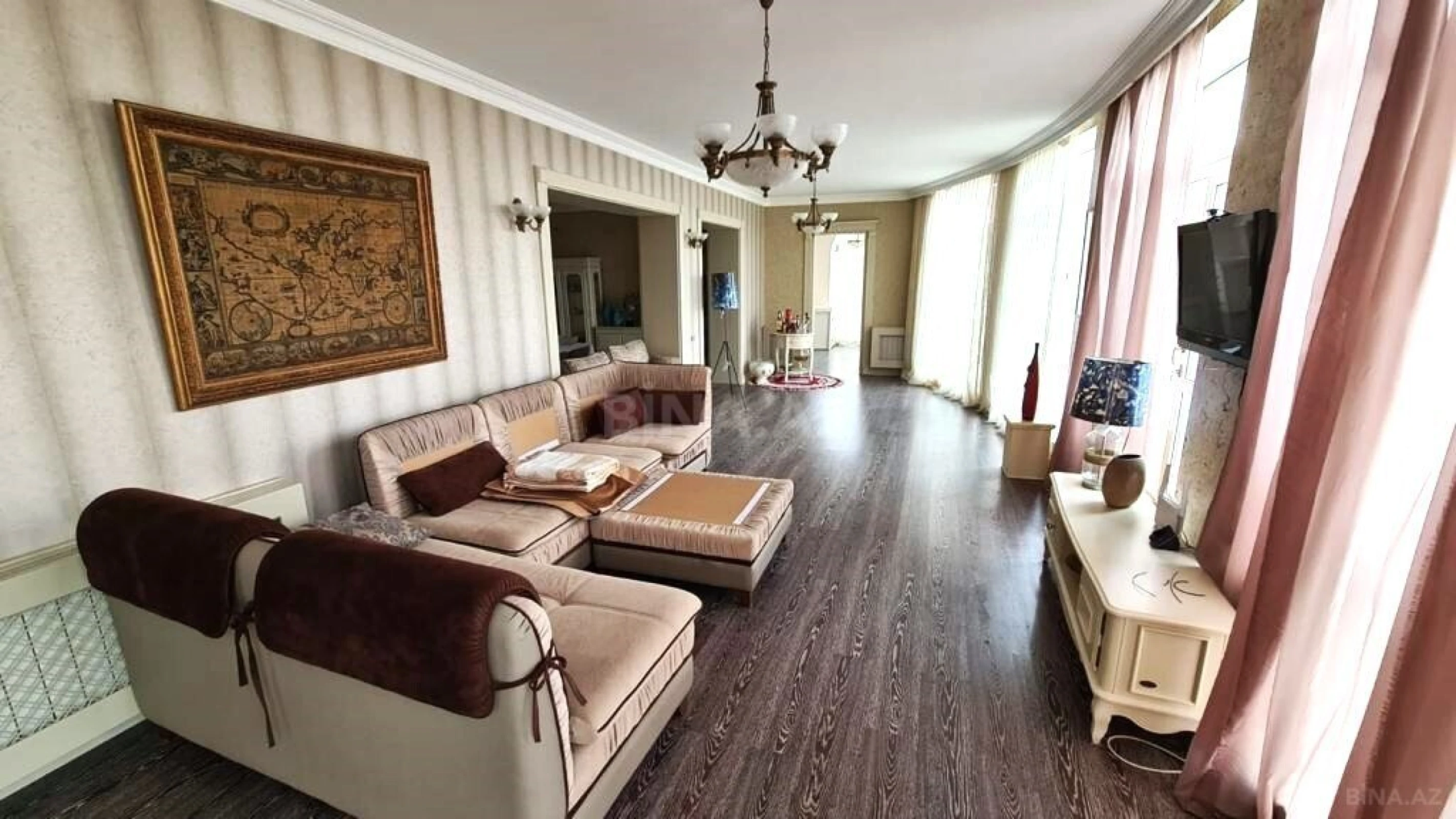 Satılır 6 otaqlı həyət evi 600 m²