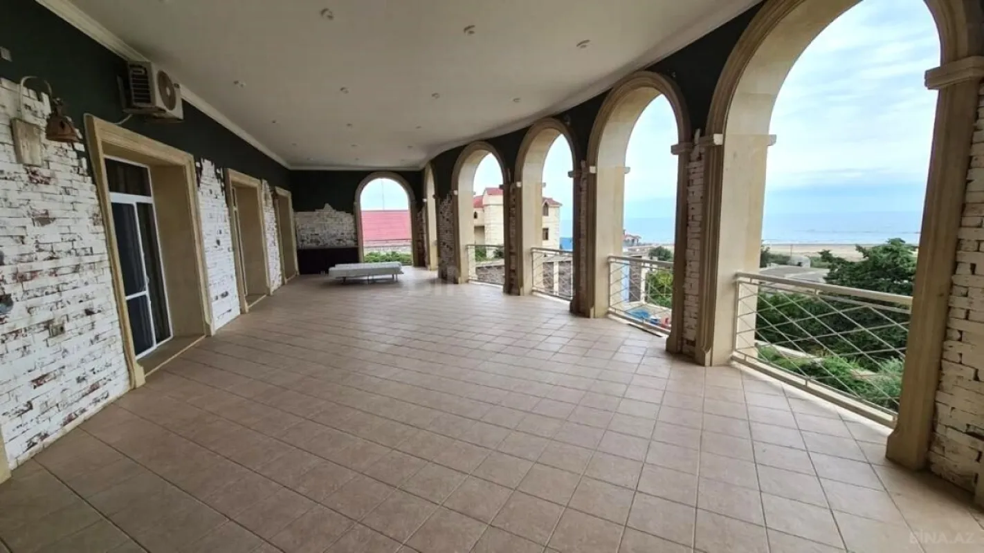 Satılır 6 otaqlı həyət evi 600 m²