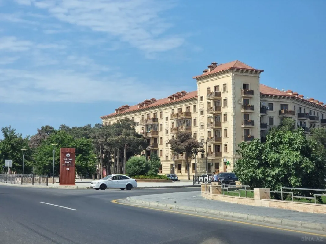 Satılır 6 otaqlı həyət evi 600 m²