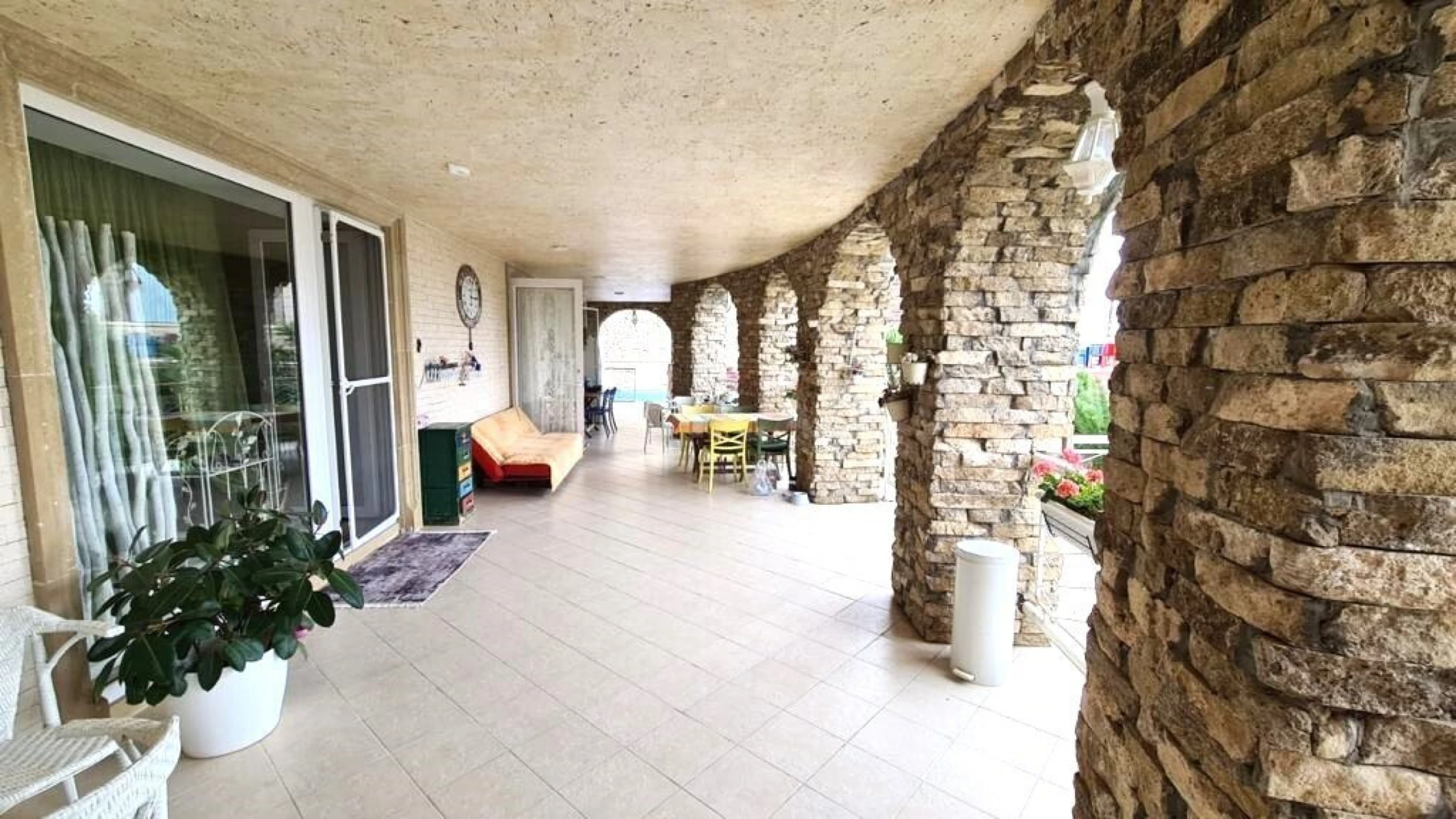 Satılır 6 otaqlı həyət evi 600 m²