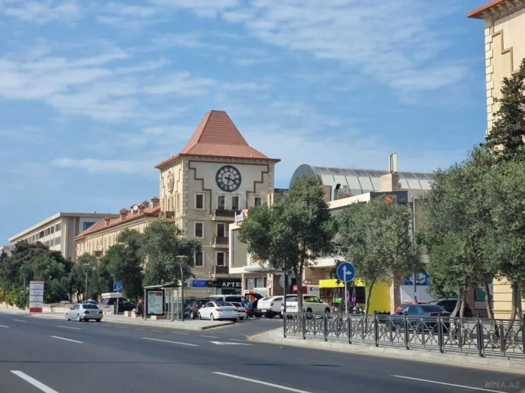 Satılır 6 otaqlı həyət evi 600 m²