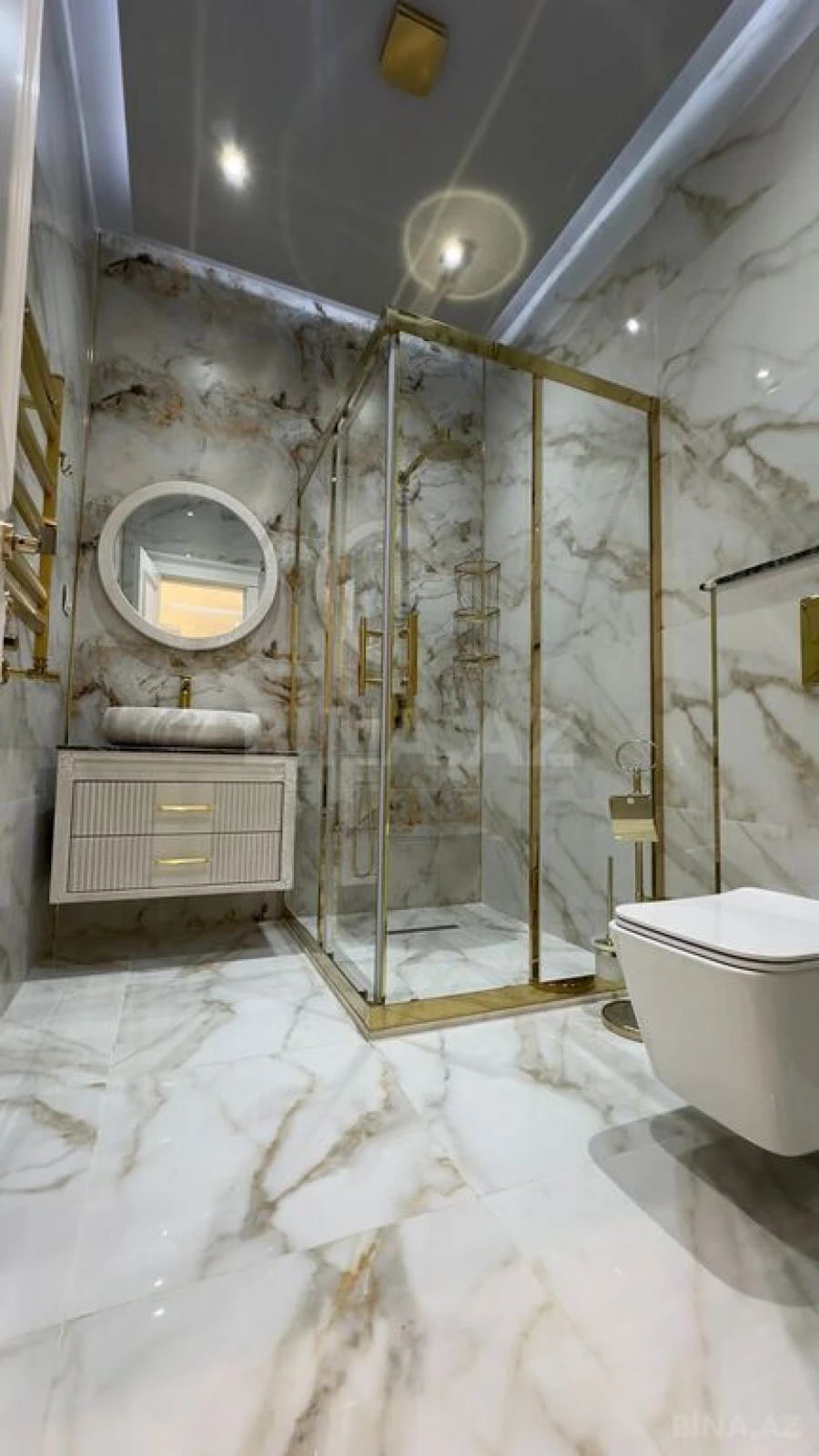 Satılır 5 otaqlı həyət evi 250 m²