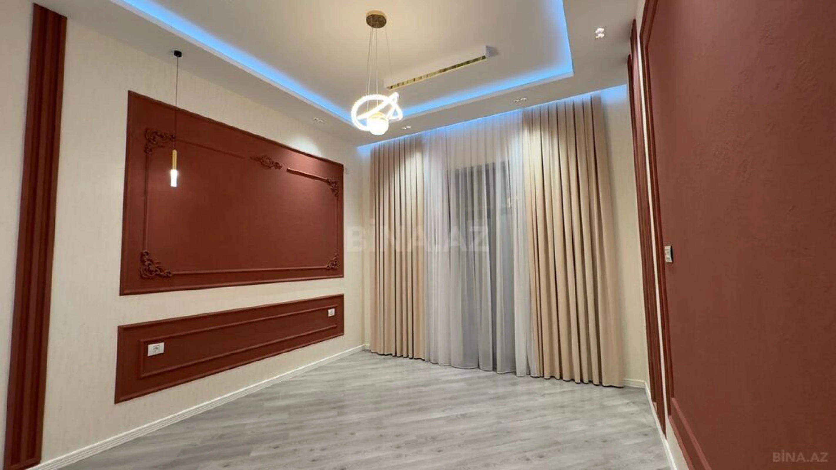 Satılır 5 otaqlı həyət evi 250 m²