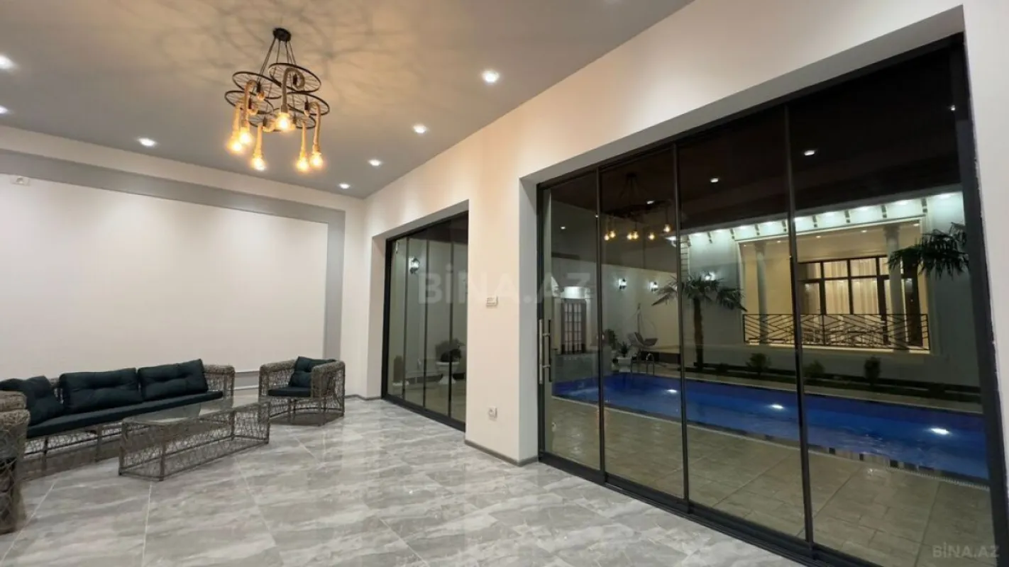 Satılır 5 otaqlı həyət evi 250 m²