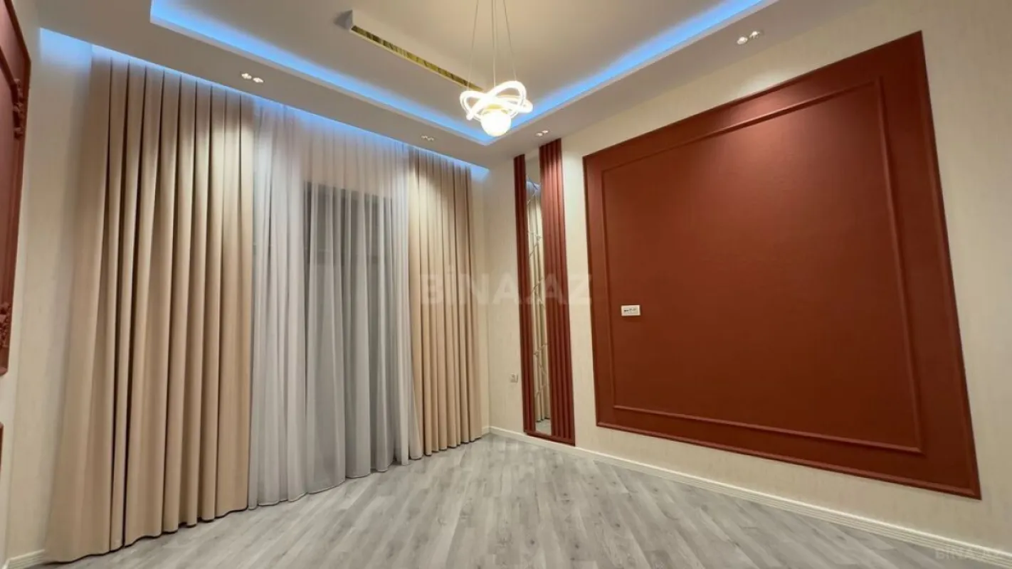 Satılır 5 otaqlı həyət evi 250 m²