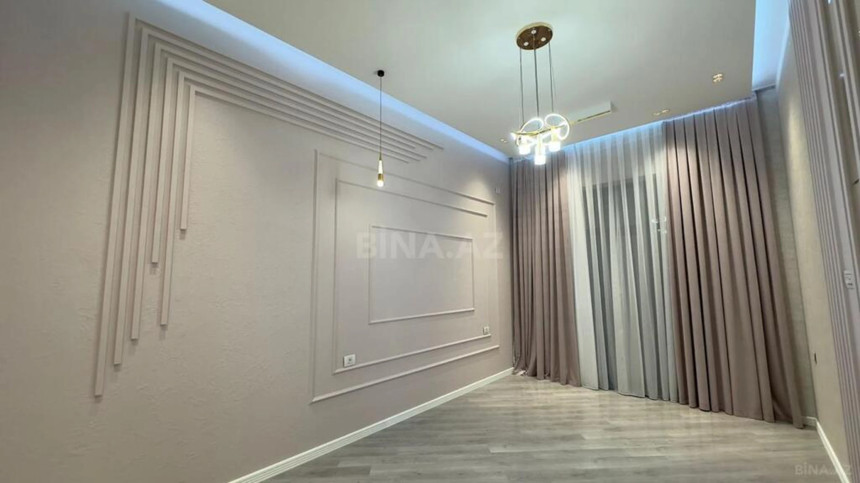 Satılır 5 otaqlı həyət evi 250 m²