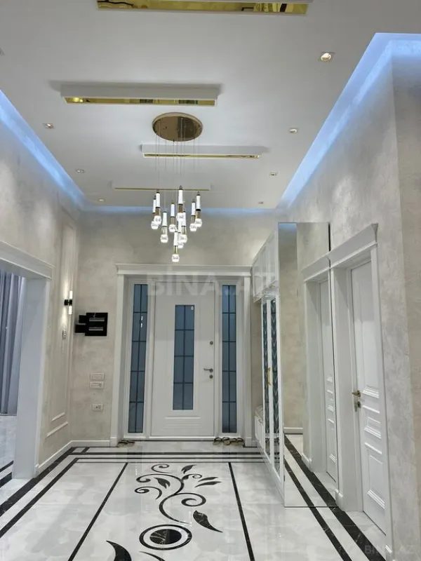 Satılır 5 otaqlı həyət evi 250 m²