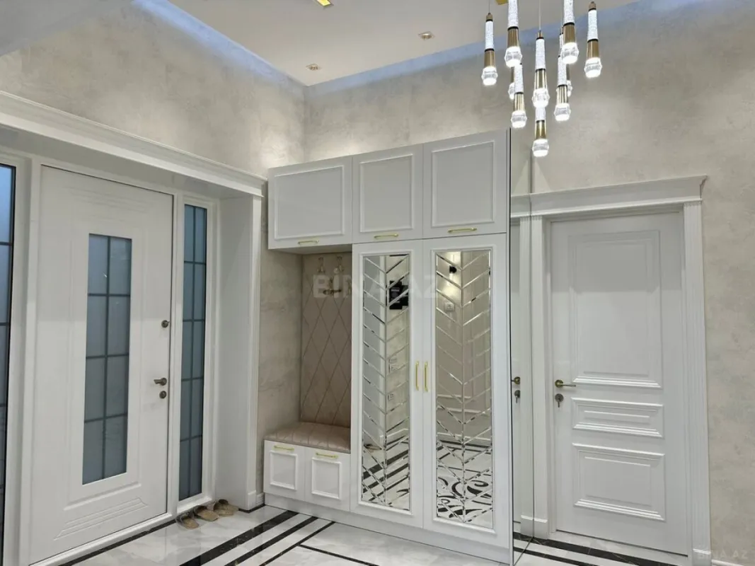 Satılır 5 otaqlı həyət evi 250 m²