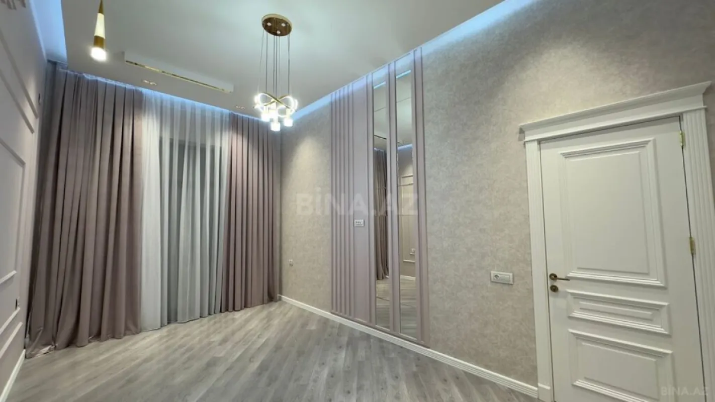 Satılır 5 otaqlı həyət evi 250 m²