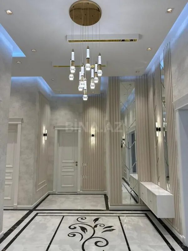 Satılır 5 otaqlı həyət evi 250 m²