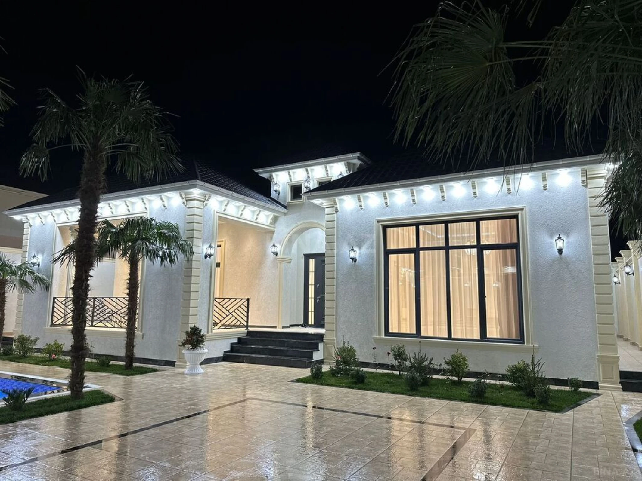 Satılır 5 otaqlı həyət evi 250 m²