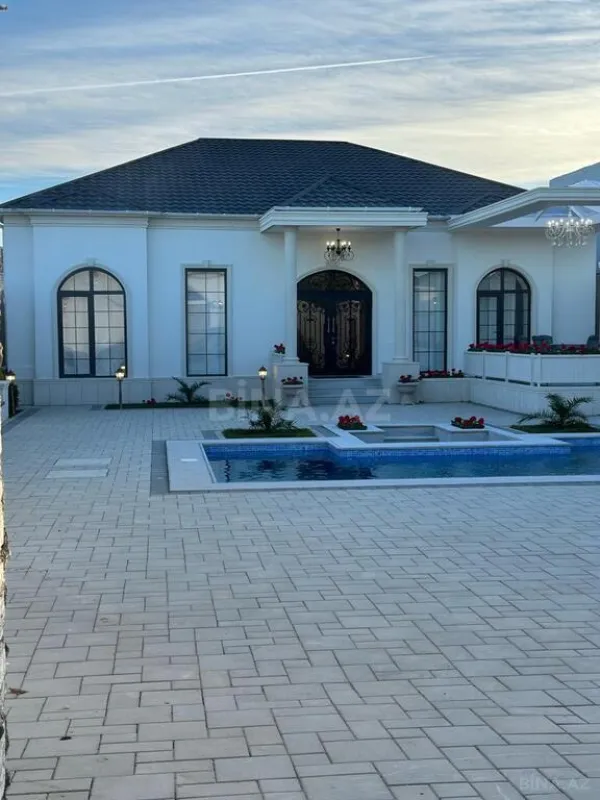 Satılır 5 otaqlı həyət evi 230 m²