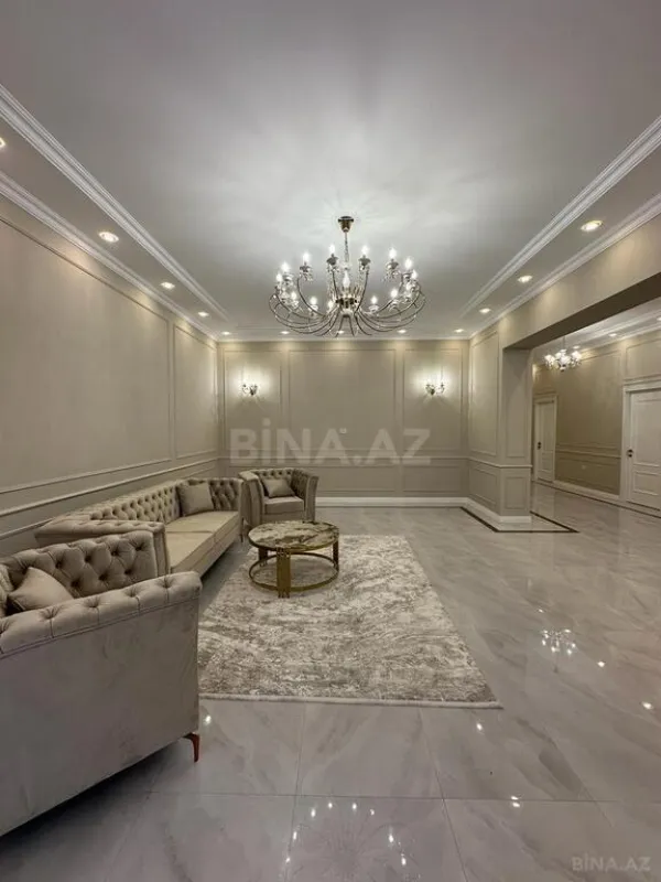 Satılır 5 otaqlı həyət evi 230 m²