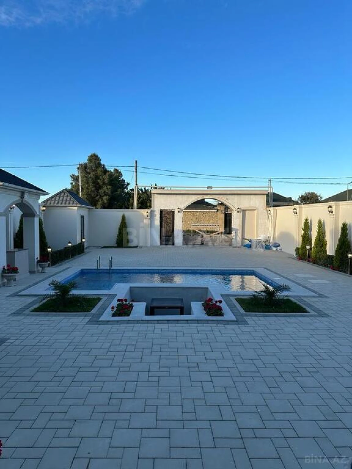 Satılır 5 otaqlı həyət evi 230 m²