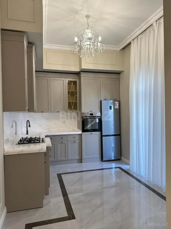 Satılır 5 otaqlı həyət evi 230 m²