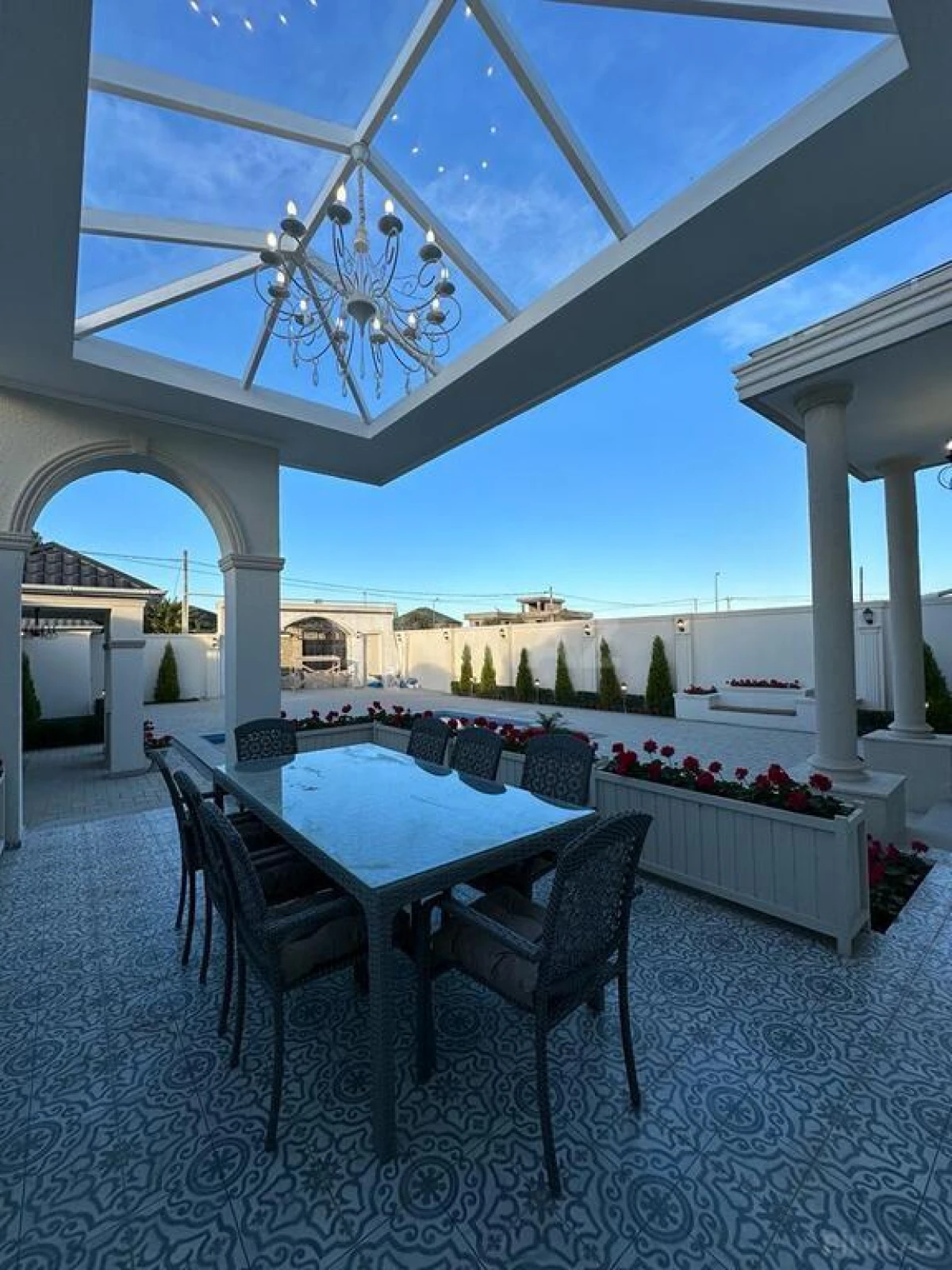 Satılır 5 otaqlı həyət evi 230 m²