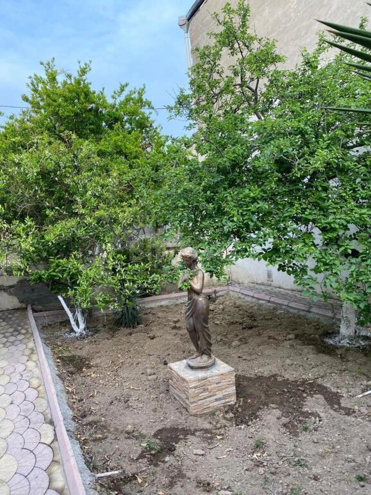 Satılır 8 otaqlı həyət evi 300 m²