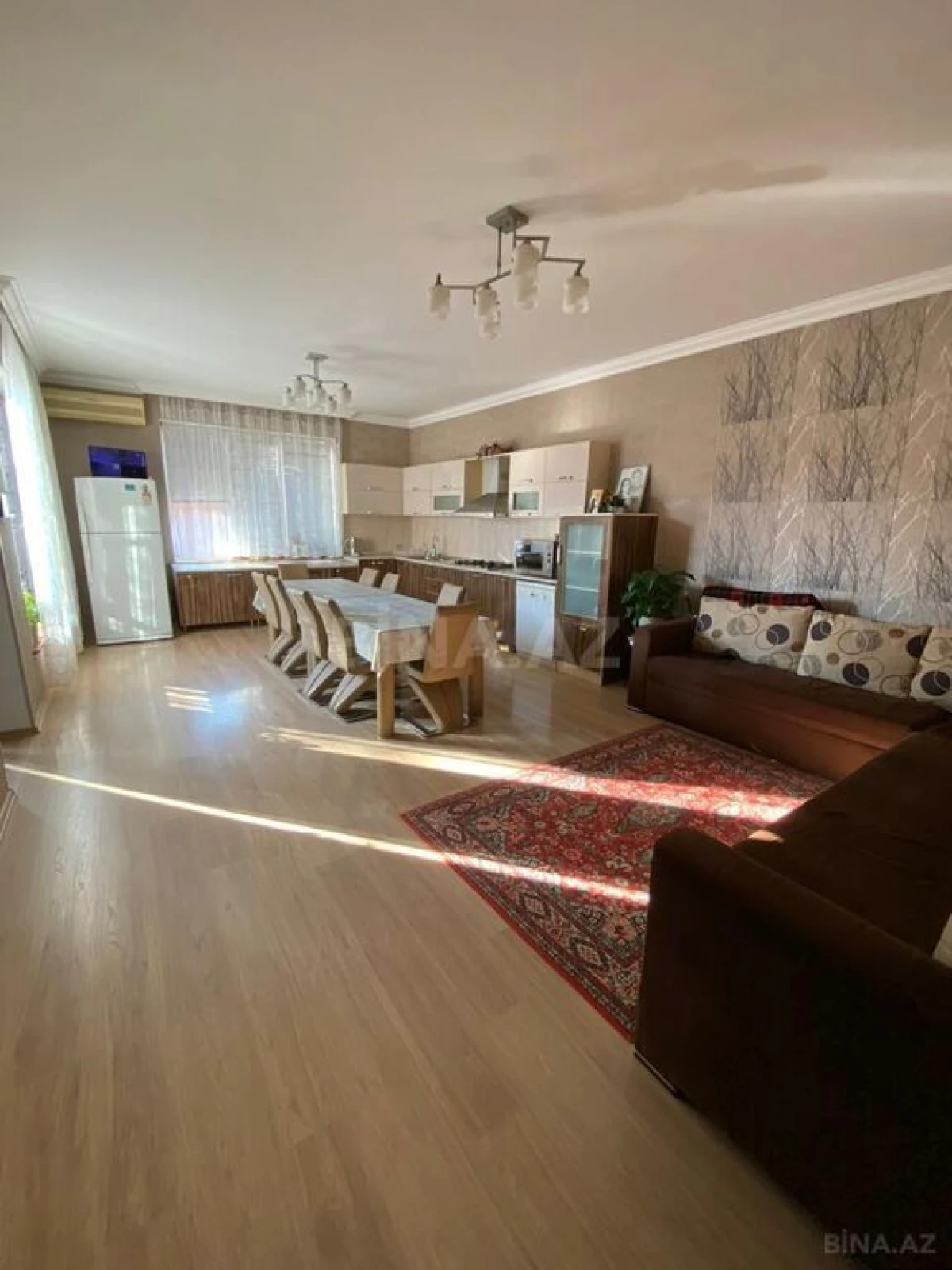 Satılır 8 otaqlı həyət evi 300 m²