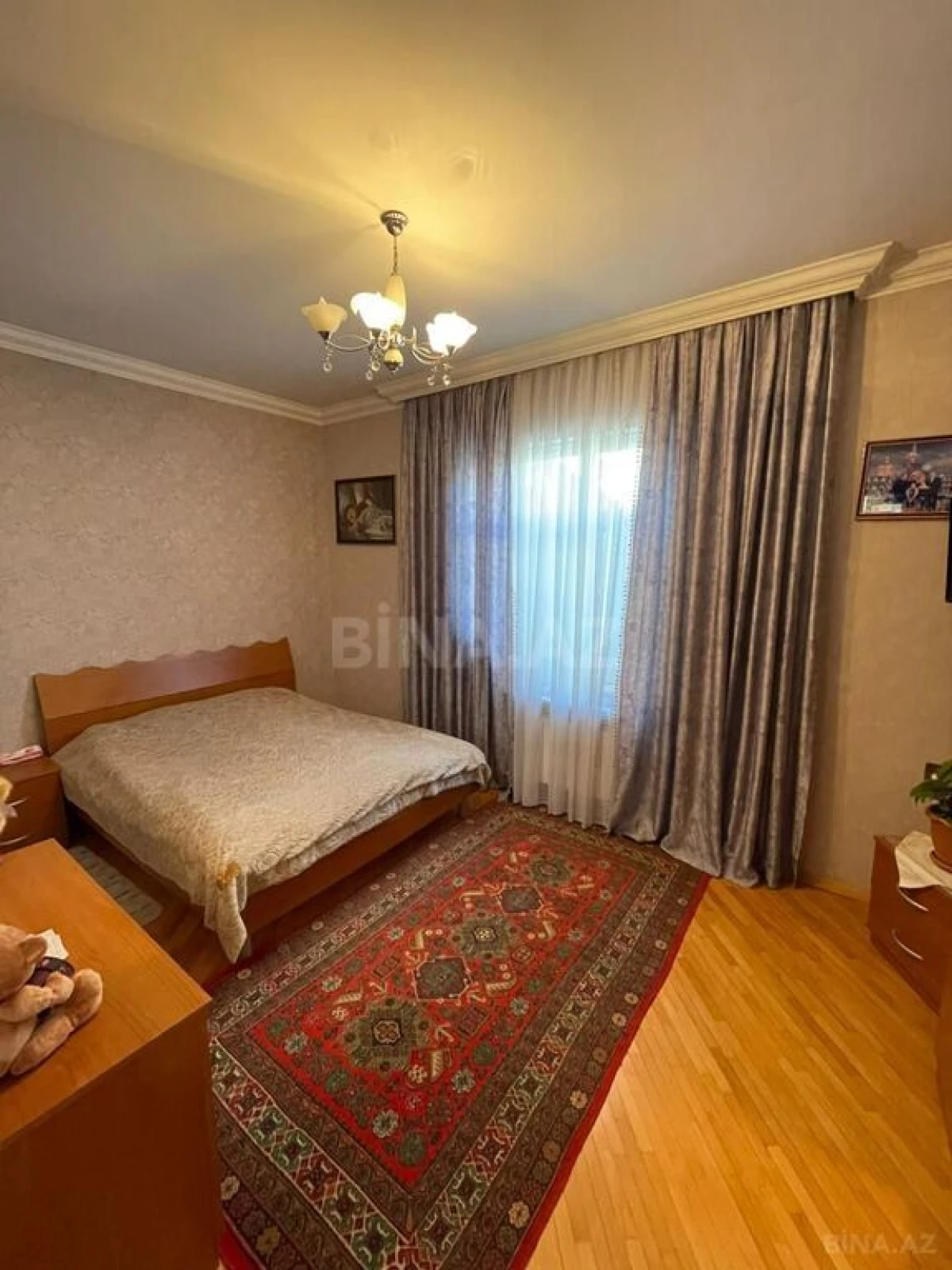 Satılır 8 otaqlı həyət evi 300 m²
