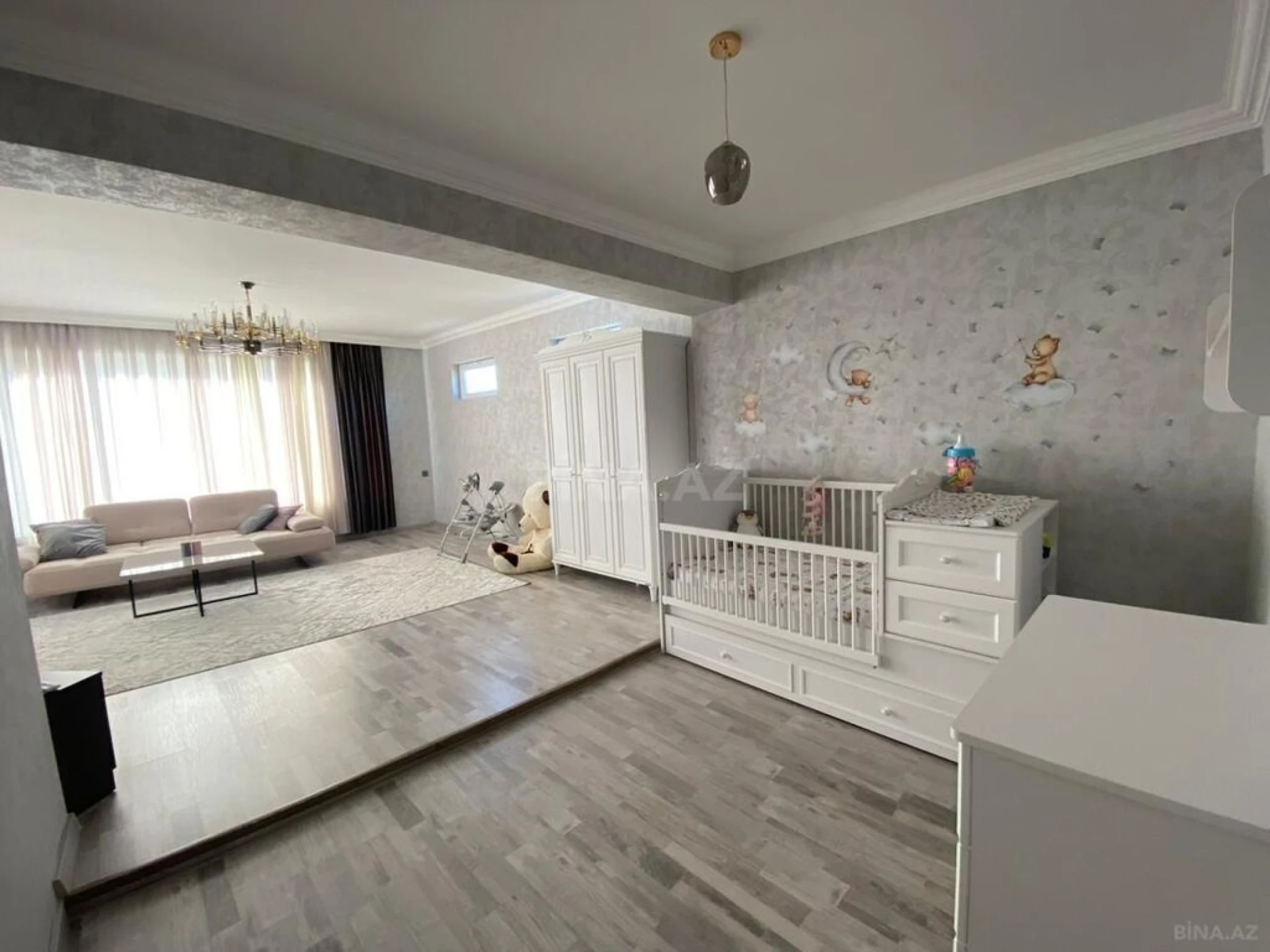 Satılır 8 otaqlı həyət evi 300 m²