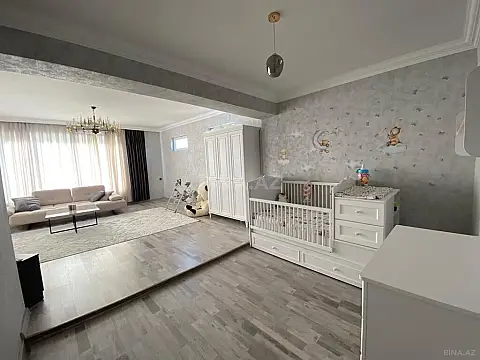 Satılır 8 otaqlı həyət evi 300 m²