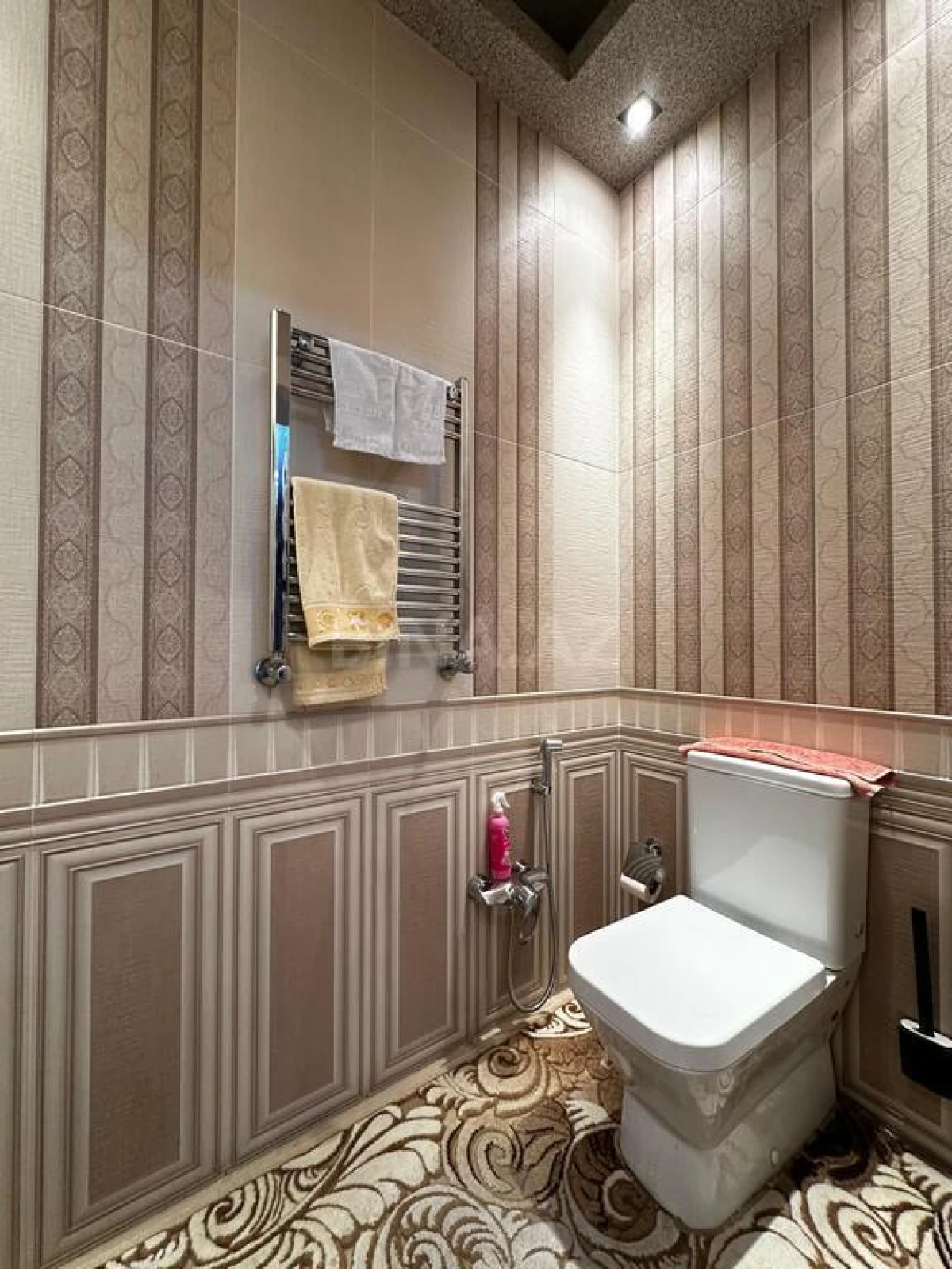 Satılır 3 otaqlı mənzil 140 m²